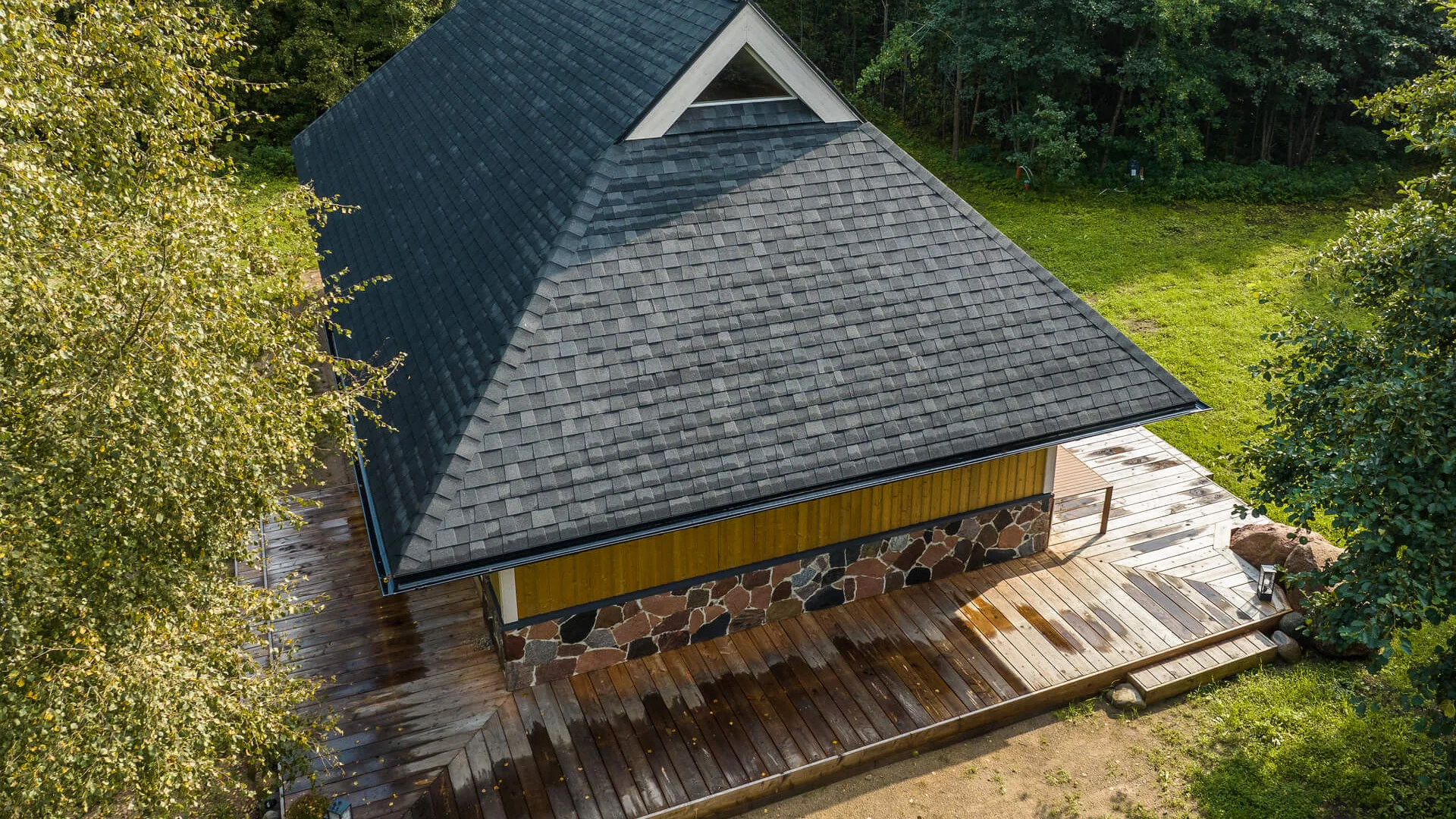 Střešní šindel Mansion Lite na střeše